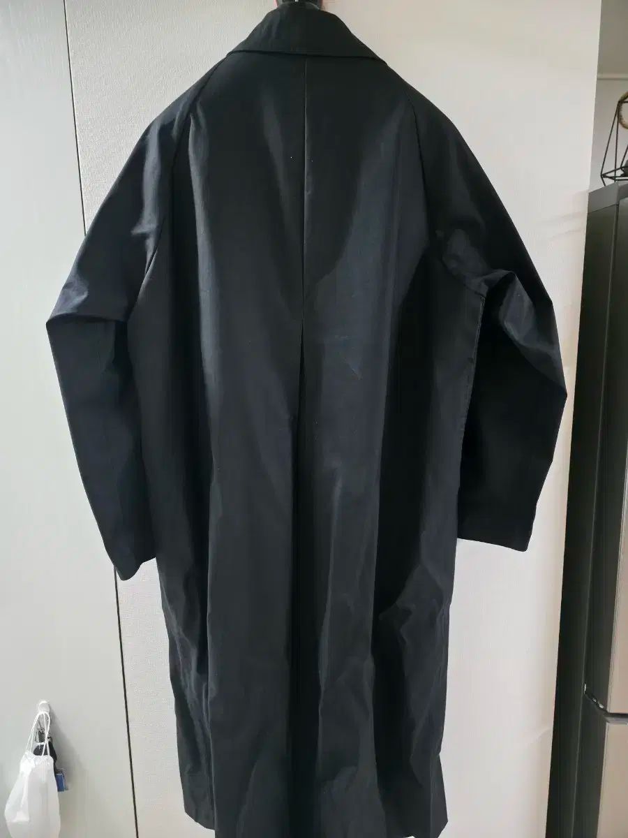 ソブリン シールアップ 黒 バルマカーン トレンチ コート