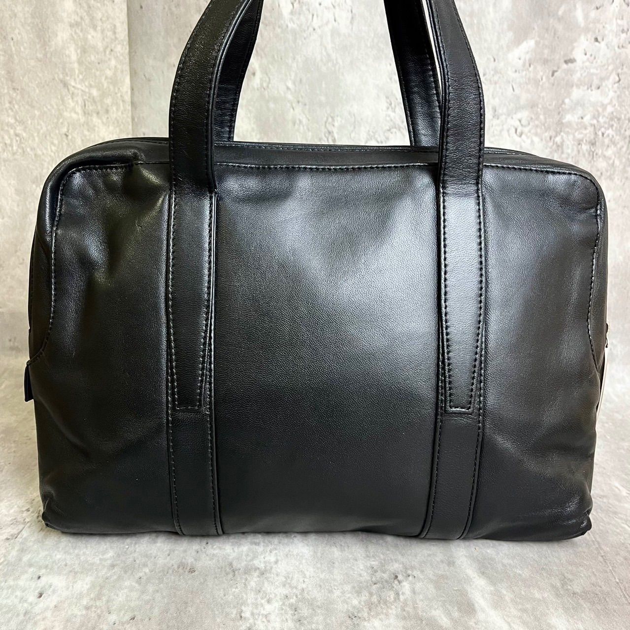 ✨極美品✨ LOEWE ロエベ ハンドバッグ トートバッグ ビジネス ジッパー シルバー金具 ロゴプレート ロゴ型押し ラムレザー メンズ レディース  ユニセックス ブラック 黒色 - メルカリ