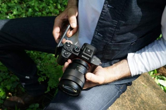 Sony a7R II Full-Frame Mirrorless Interchangeable Lens Camera Body Only Black ILCE7RM2|B