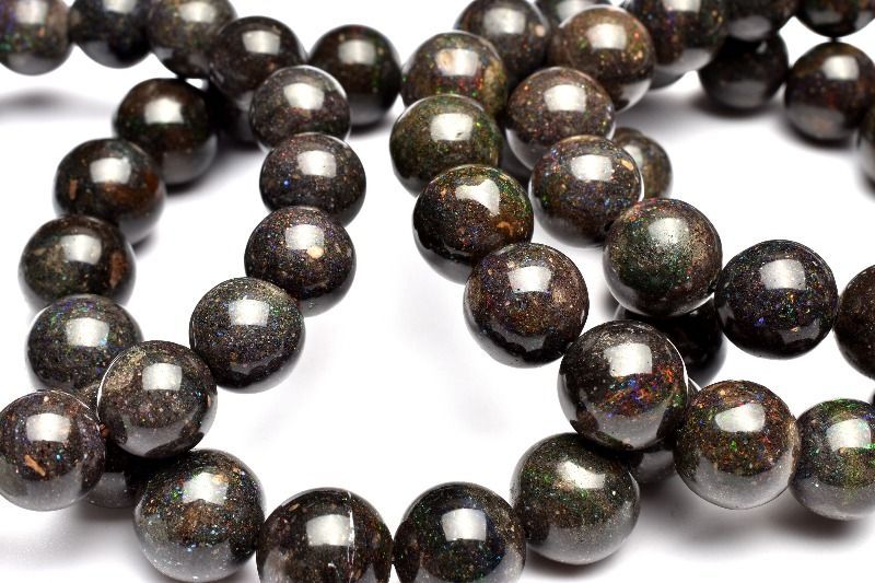 神秘的な虹色の輝き ブラックマトリックスオパール 12.5mm