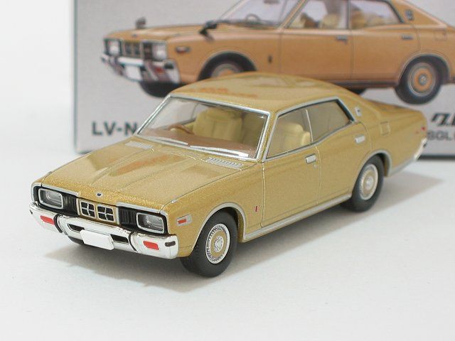 グロリア4ドアHT2800SGL（ベージュ）LV-N251a【トミーテック社1/64ミニカー】【トミカの時】