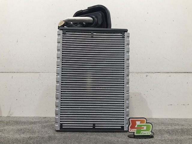 新品! Cクラス W204 2007-2014 純正 エバポレーター 230 830 01 84
