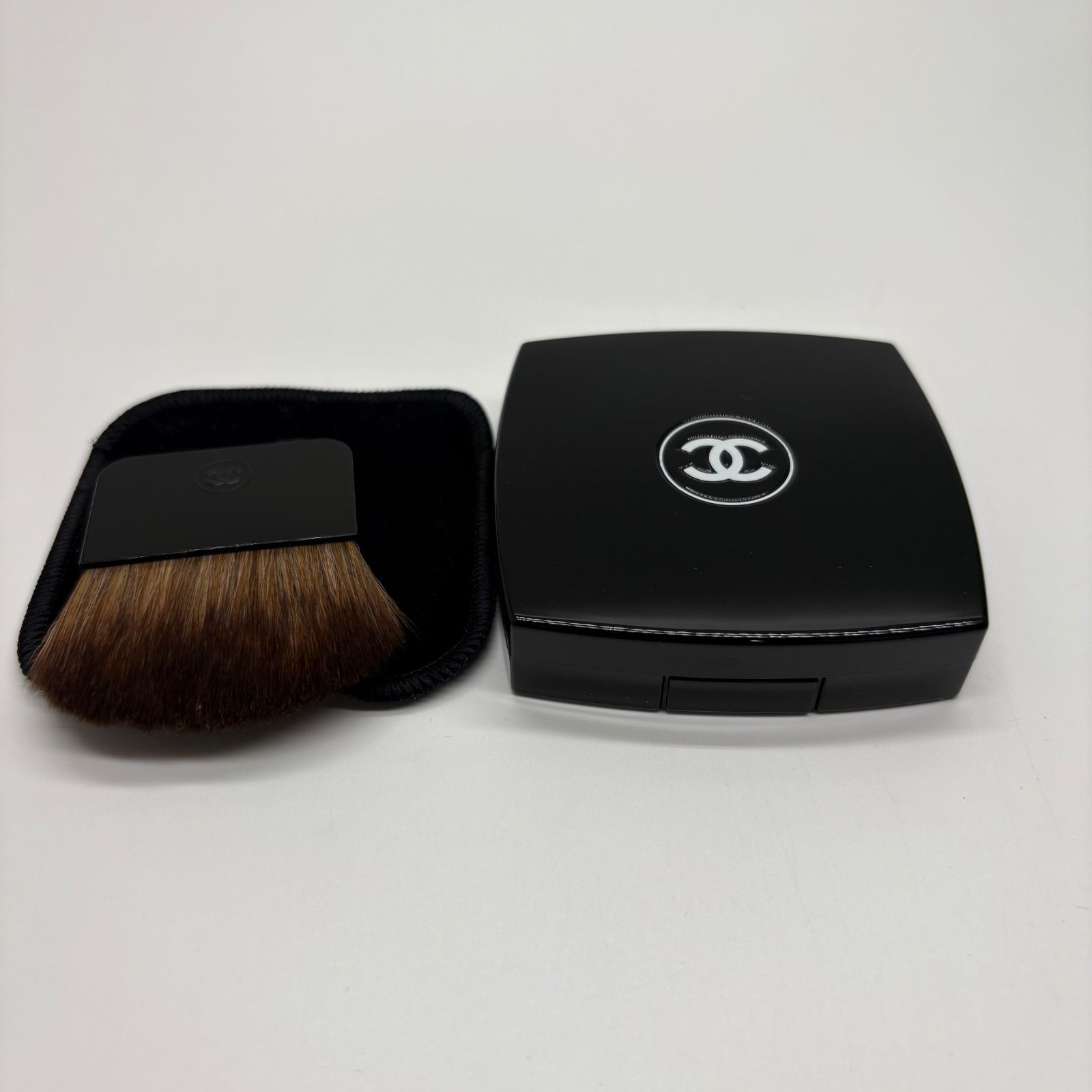 CHANEL シャネル プードゥル ルミエール グラッセ フェイス