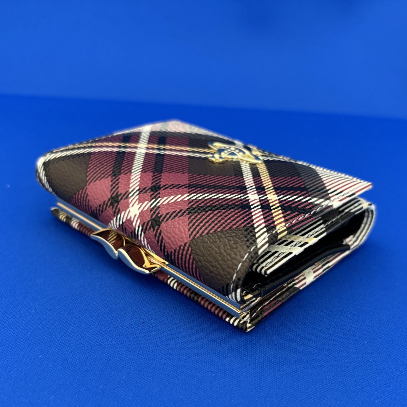 新品・正規品】ヴィヴィアンウエストウッド 三つ折財布 EXIBTION