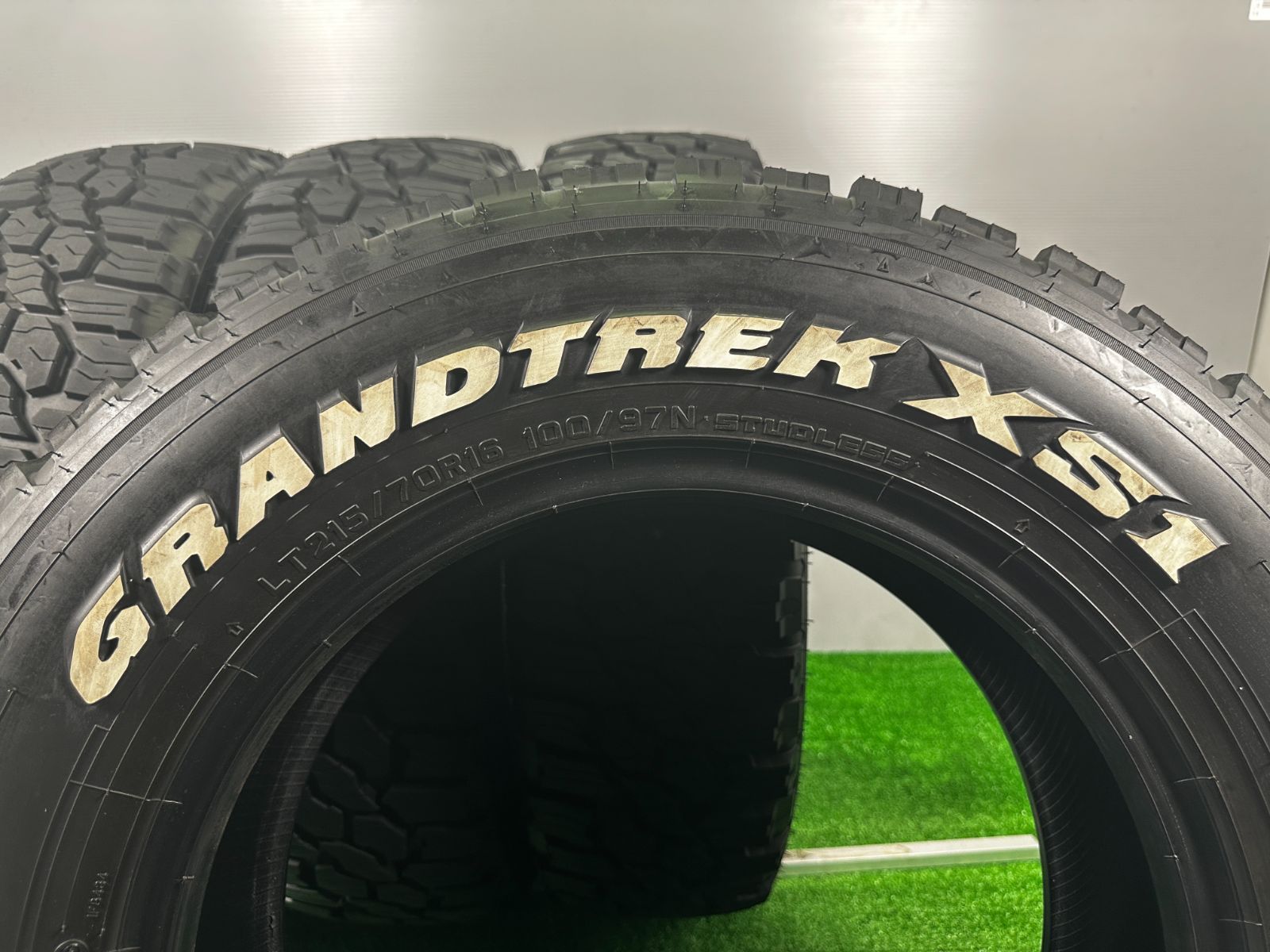 バリ溝 LT 215 70R16 ダンロップ GRANDTREK XS1 製 4本 冬タイヤ スタッドレス TA519 FFCRYSTALESIA_COM
