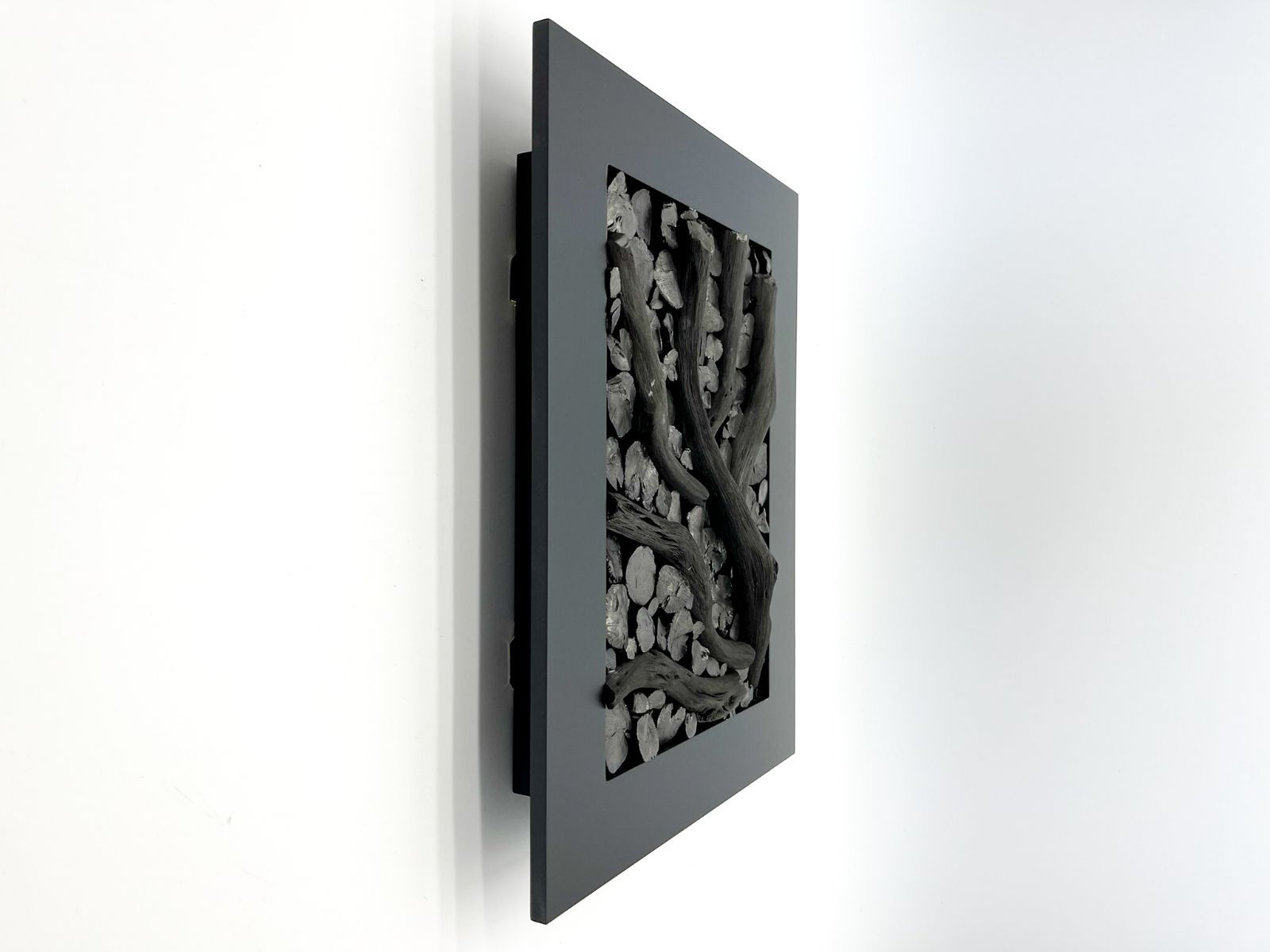 ホテルライク⑦ 炭 オブジェ 置物 額装 壁掛け モノトーン インテリア雑貨 現代アート