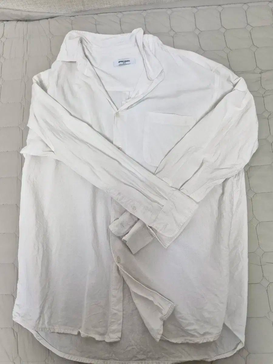  シャツ 出品 長袖シャツ