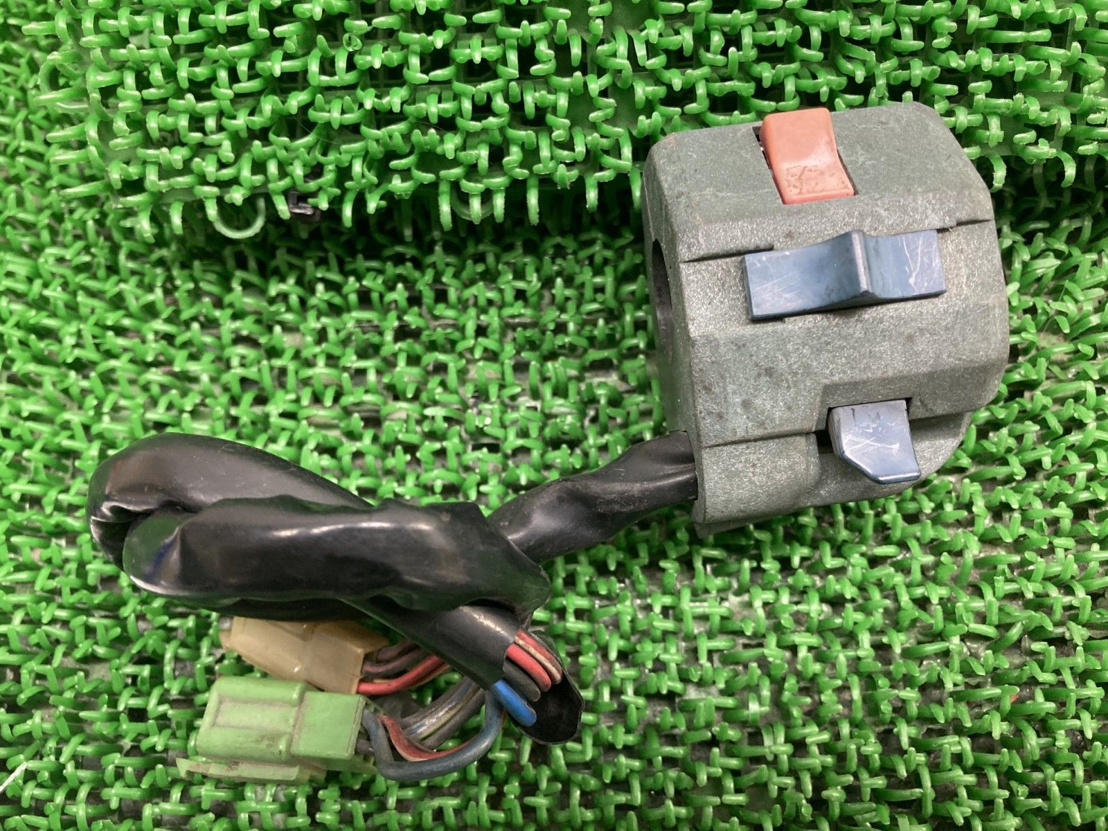 GPZ900R ハンドルスイッチ 右 カワサキ 純正 中古 ZX900A スイッチ