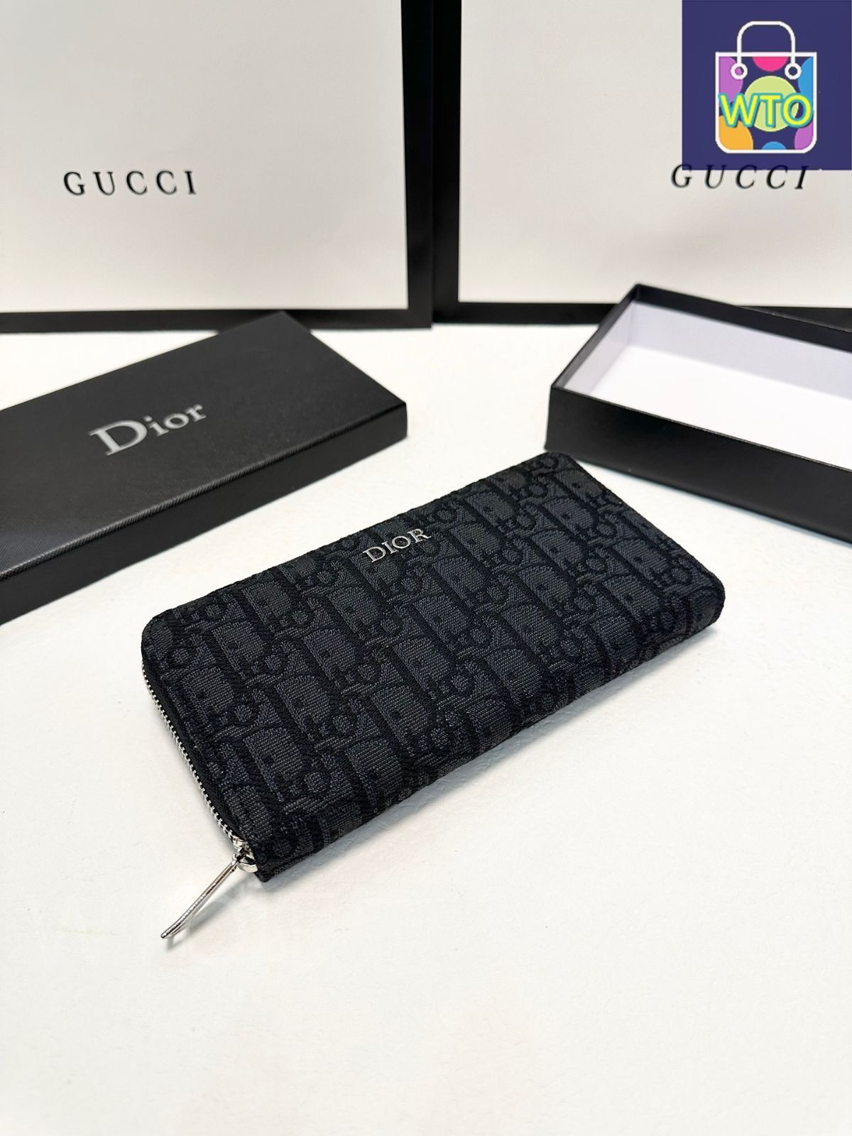 表裏頭層牛皮で仕上げ