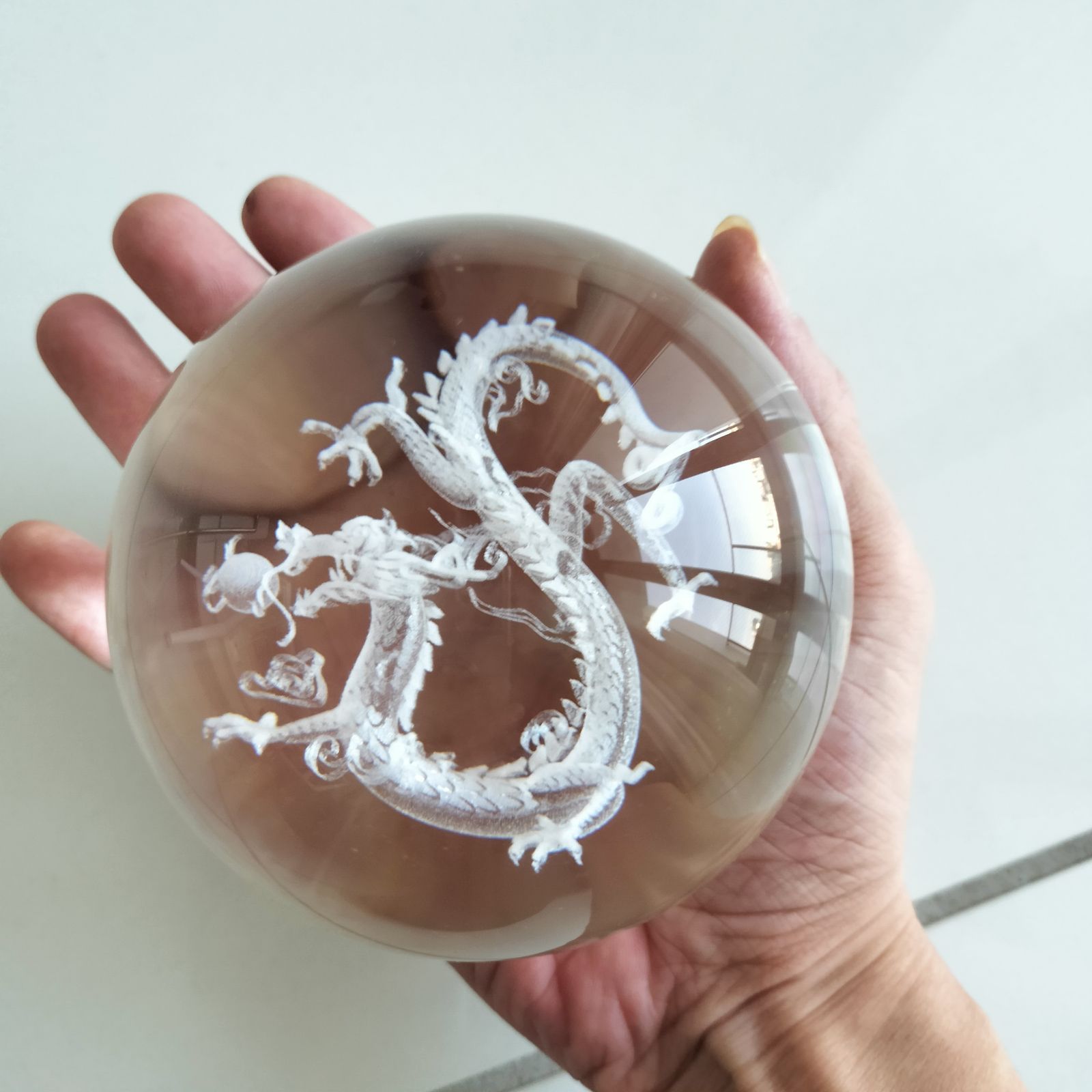 レーザーで彫られた龍の丸珠[tKEL]10cm 特大サイズ☆当店人気商品
