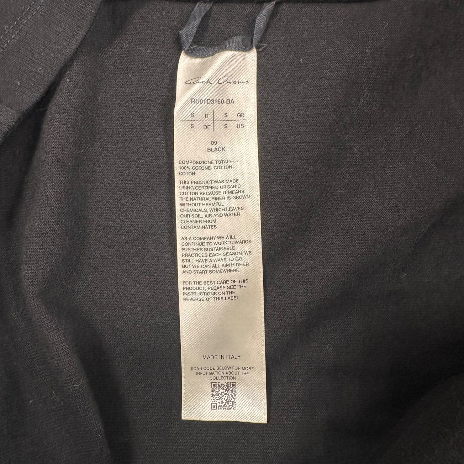 ブラック タンクトップ