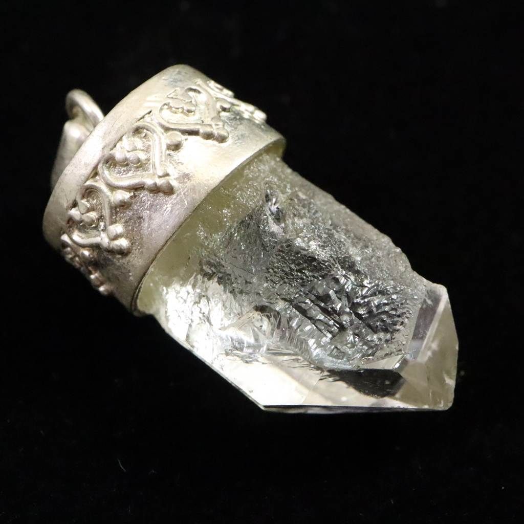 マニハール　ヒマラヤ　マニハール　水晶　原石　　レコードキーパー　クローライト ヒマラヤ水晶 クローライト レコードキーパー インド