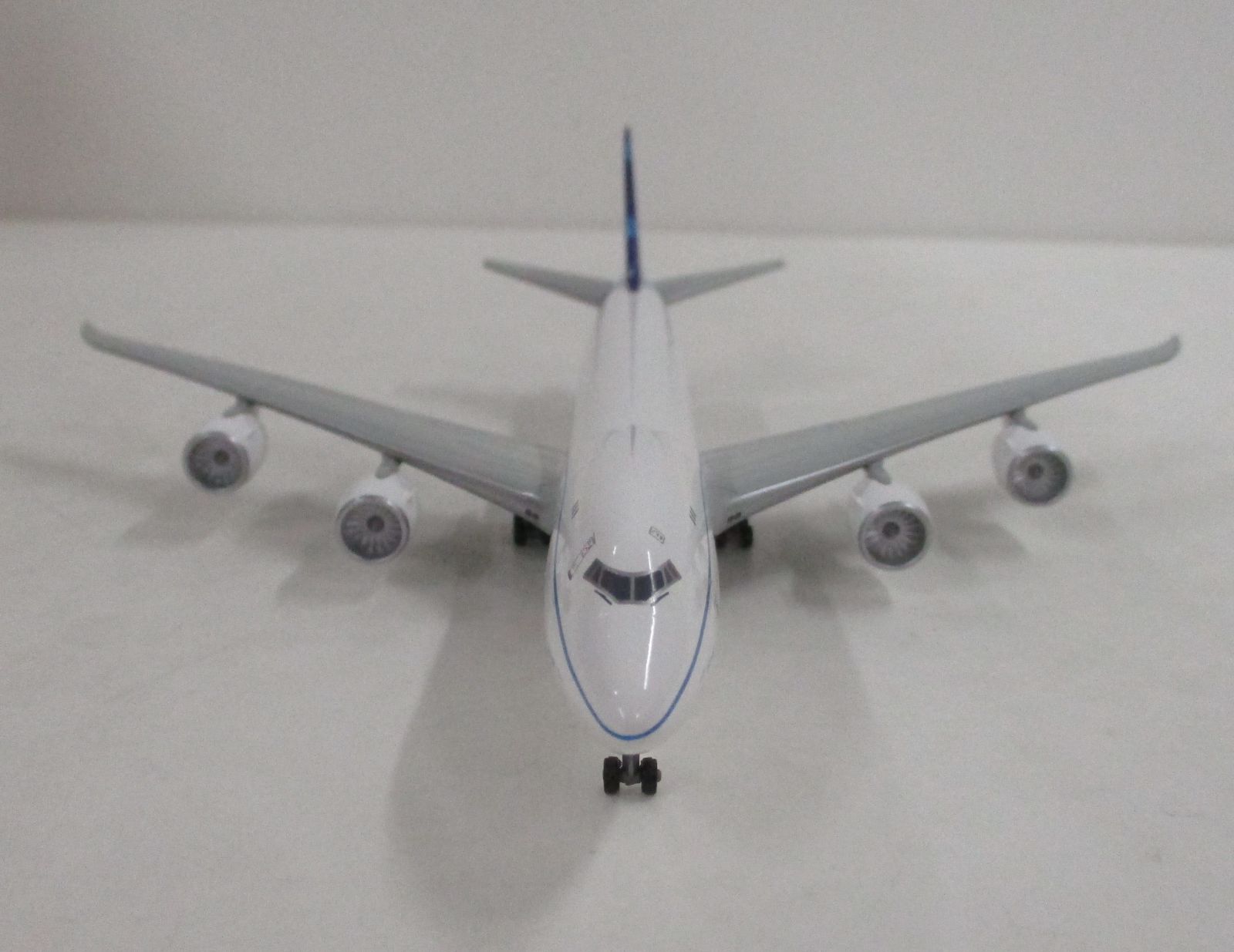 ドラゴン 1/400 ボーイング 747-8F ハウスカラー N747EX ［56220