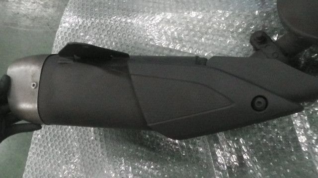ヤマハ発動機 YZF-R25　RG10J-008xxx　の　マフラー　傷 *1700528952