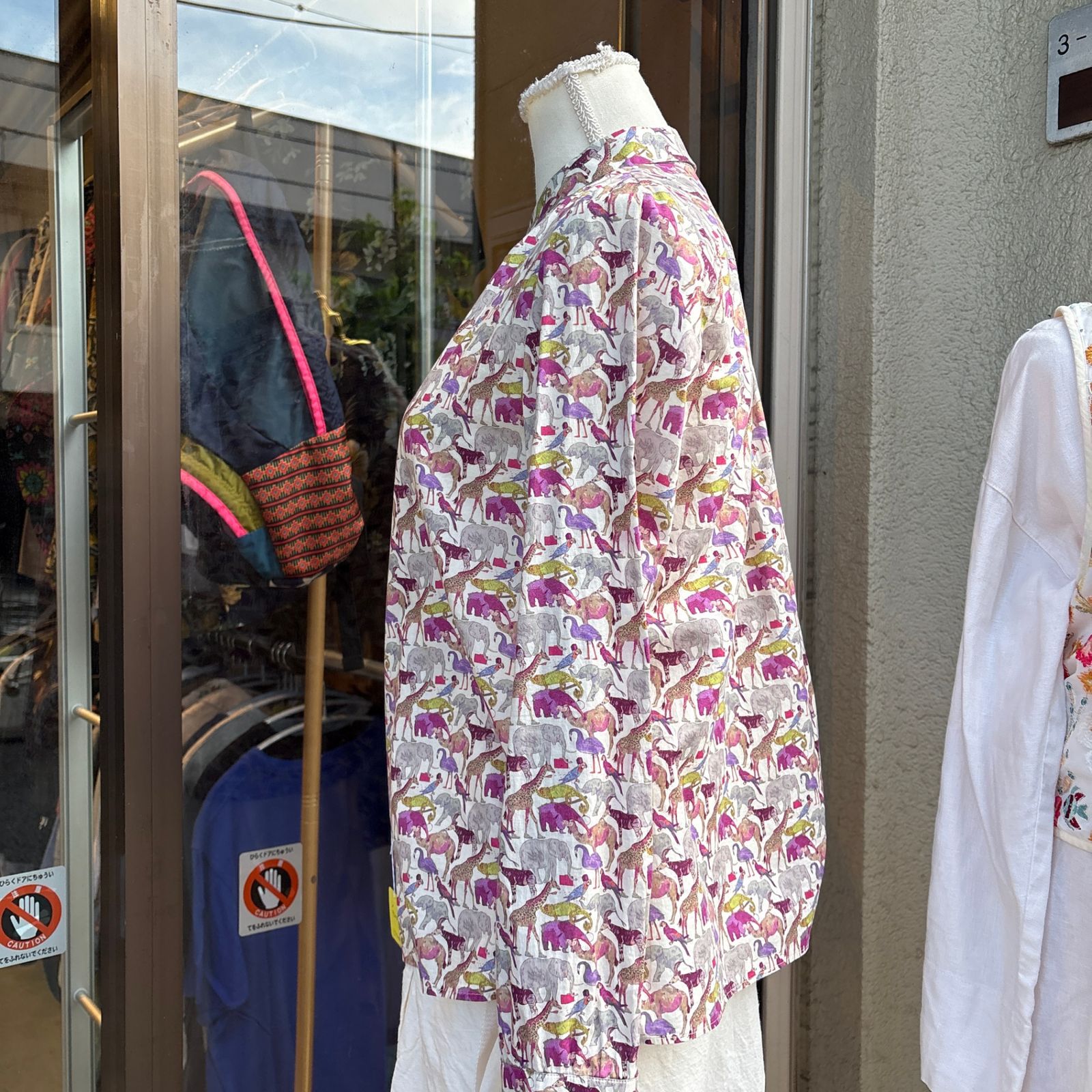みっこさん専用　Shower Party LIBERTY リバティ　鳥ブラウス新 みっこさん専用 Shower Party LIBERTY リバティ 鳥ブラウス新