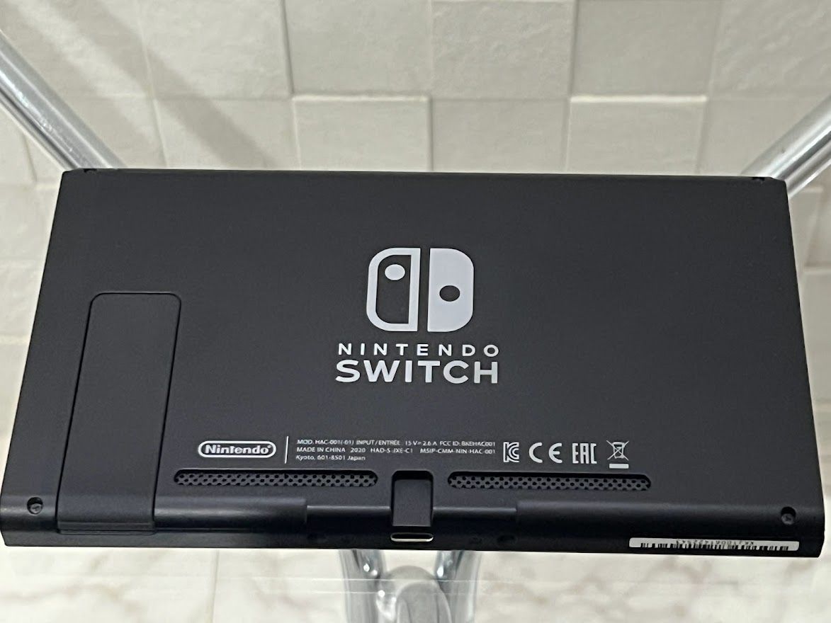 新型モデル/2020年製】Nintendo Switch スイッチ 本体のみ - メルカリ