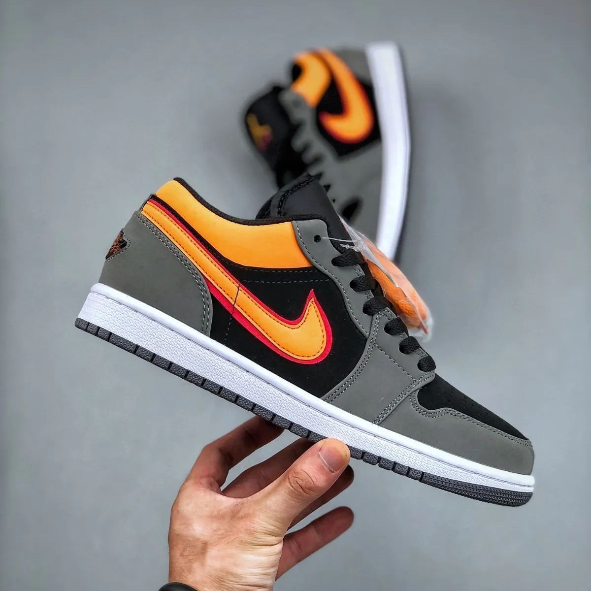 Nike Air Jordan 1 Low SE 