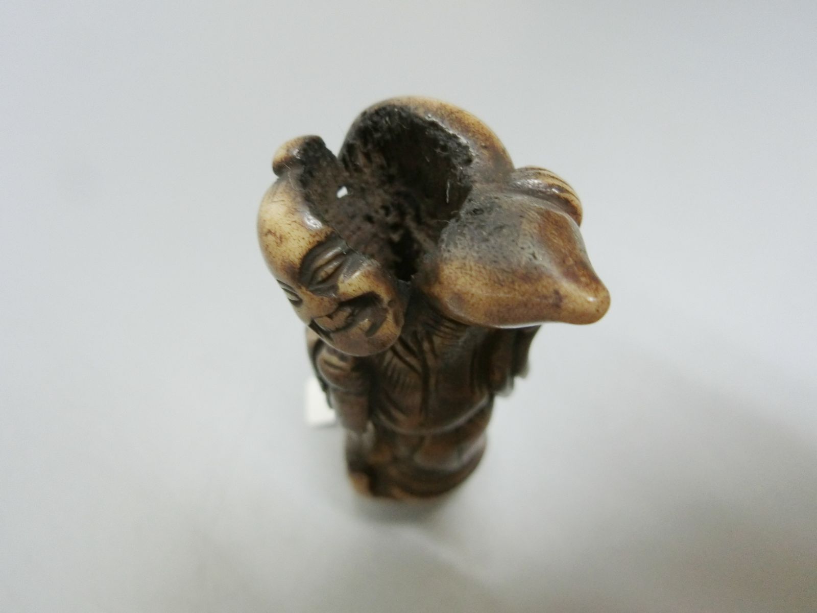時代色！【根付　鹿角製　人物に瓢箪　提げ物・56・骨董古美術】美術工芸　鑑賞古玩 根付 鹿角製 人物に瓢箪 提げ物・56・骨董古美術】美術工芸 鑑賞