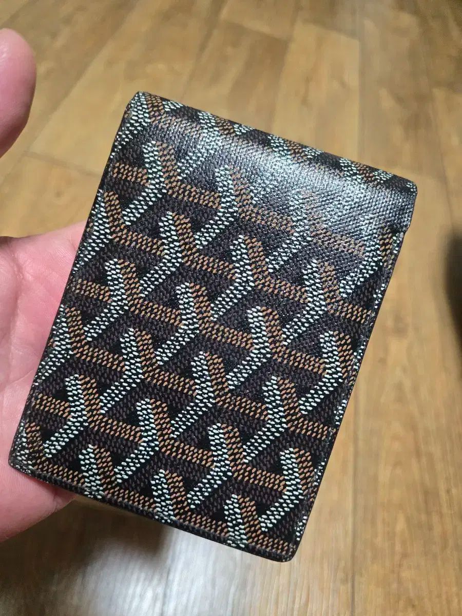 ほぼ新品 ゴヤールヴィクトワール二つ折り財布 ゴヤールビーン