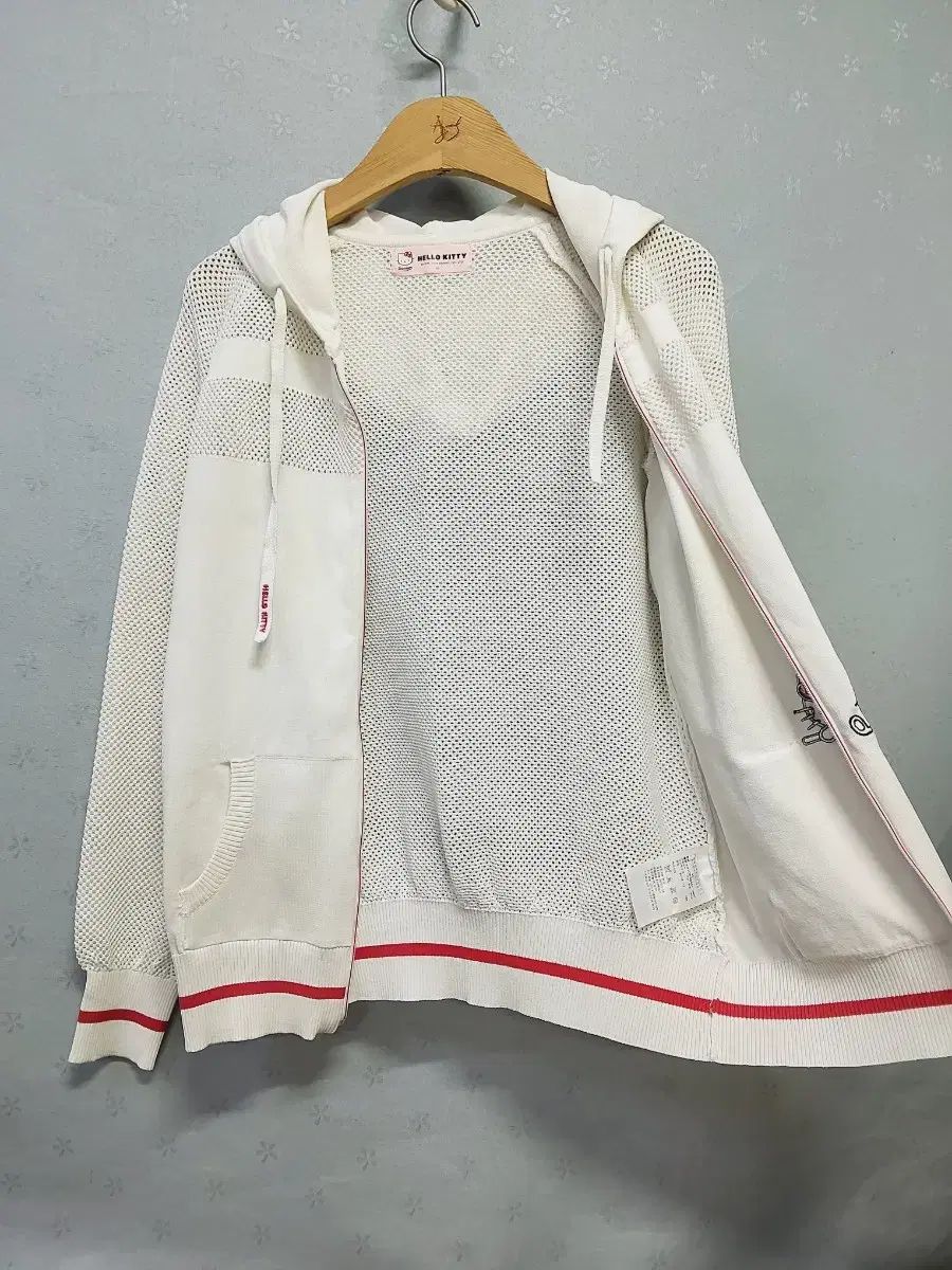 SNIDEL  ハローキティ　ニットプルオーバー&ブランケット WEB限定カラーあり】【HELLO KITTY】ニットプルオーバー(ニット