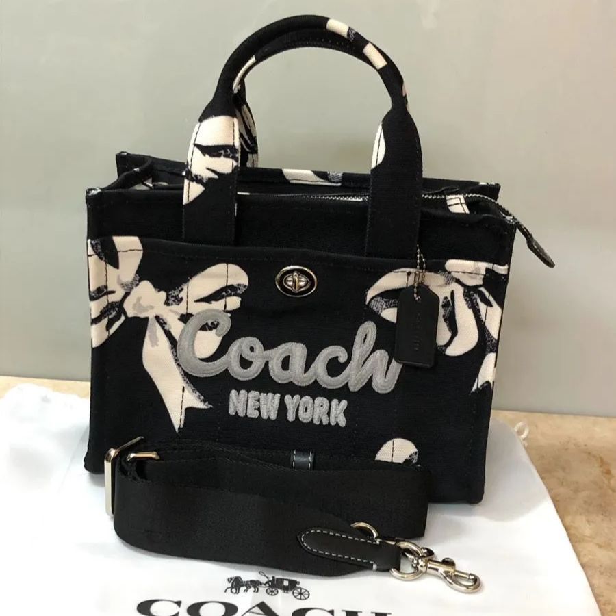 COACH コーチ カーゴトート26 リボンプリント CY842 - メルカリ COACH コーチ カーゴトート26 リボンプリント CY842 - メルカリ