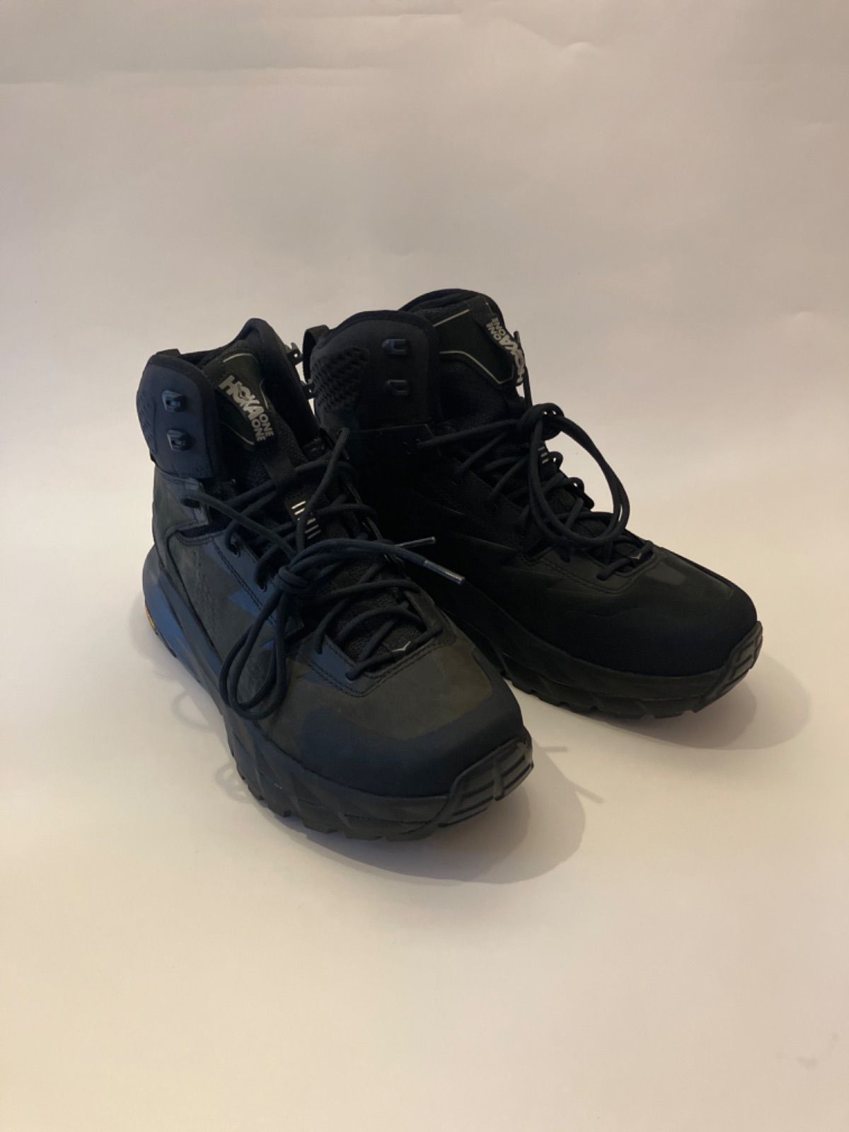 【新品未使用】HOKA ONE ONE ホカ オネオネ スニーカー US9.5(27.5cm) メンズ 1112030 KAHA GTX BPHN BLACK/PHANTOM