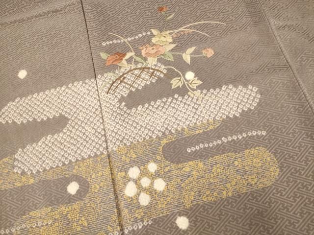No.2320 正絹金彩刺繍絞り雲文草花文様訪問着　美品 No.2320 正絹金彩刺繍絞り雲文草花文様訪問着 美品