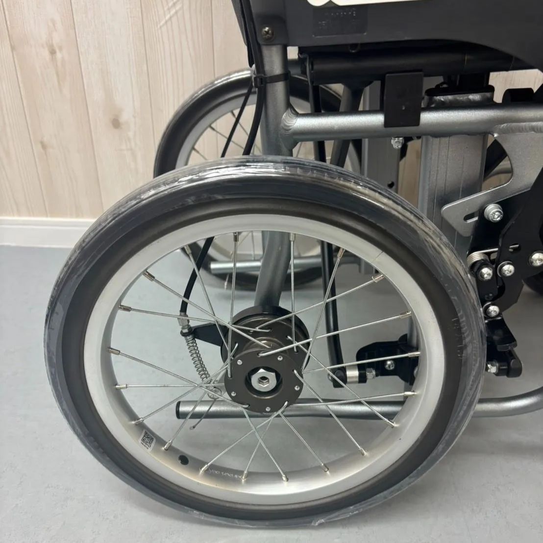 消毒済 中古 車椅子】すぐ使える車椅子 美品 Miki CRT-2-CZ 介助用
