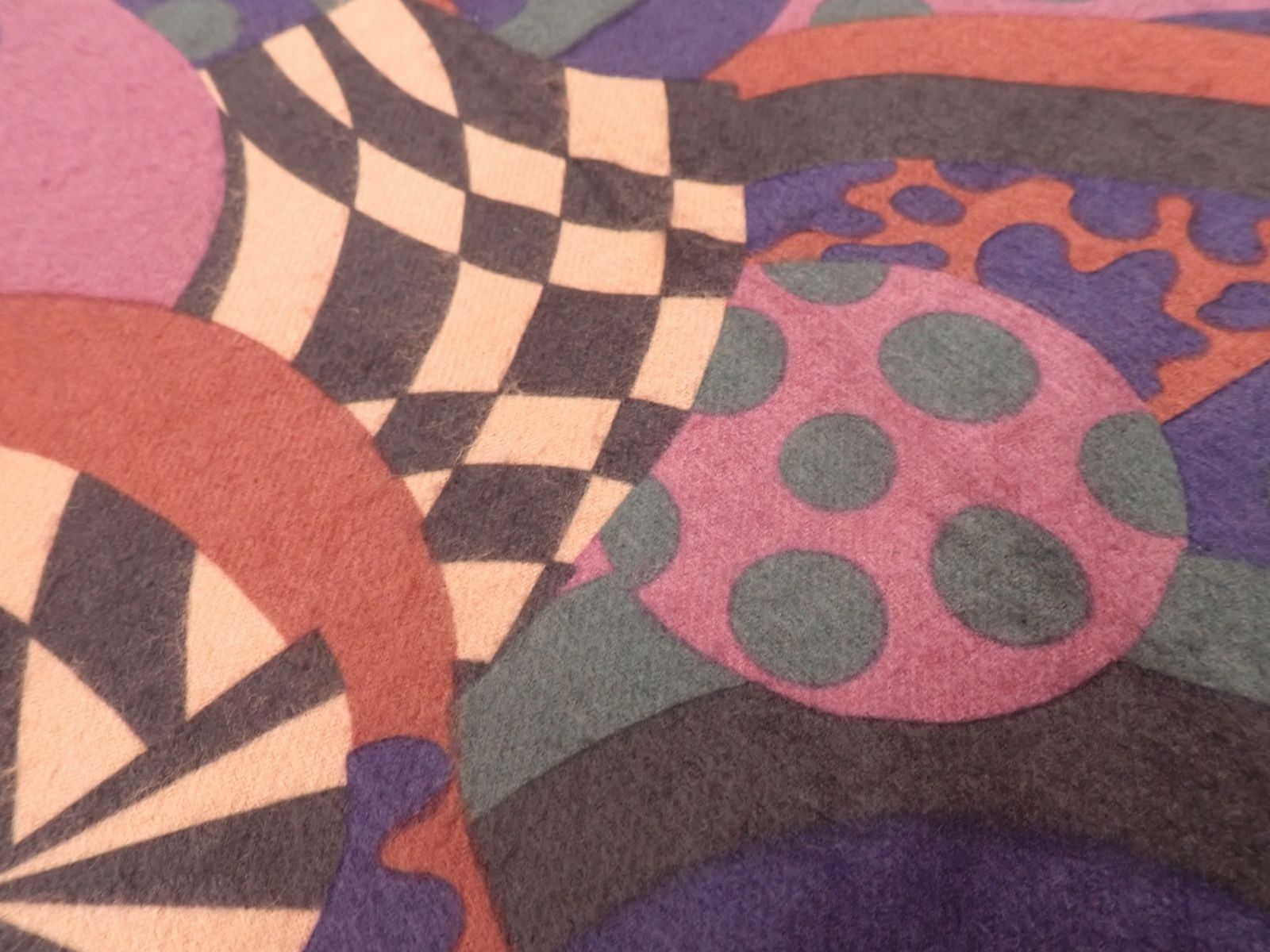 FENDI 幾何学模様 ピンク スカーフ FENDI 幾何学模様 スカーフ 長尺