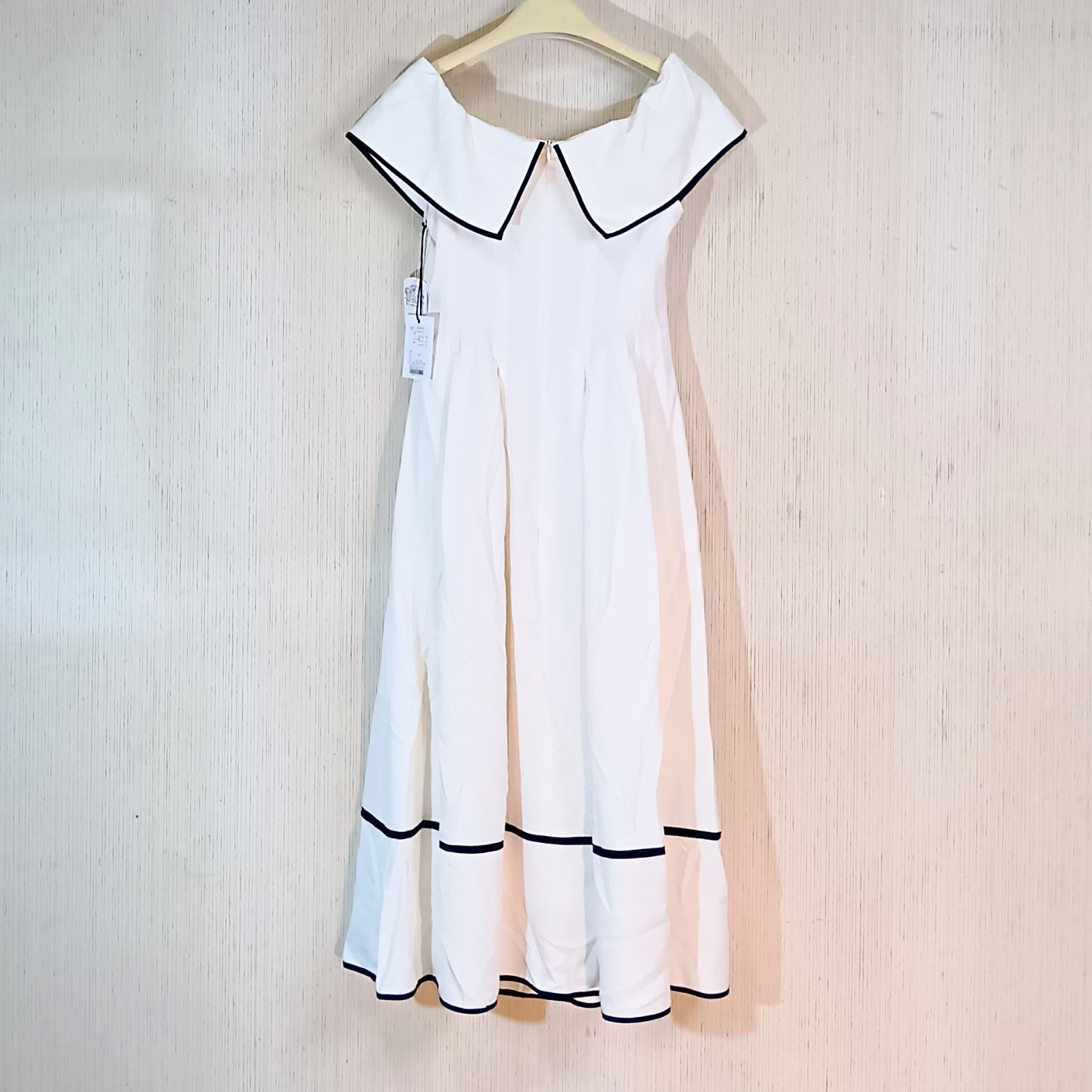東京都内の店舗 herlipto Bern Two-Way Dress Sサイズ 【公式通販】