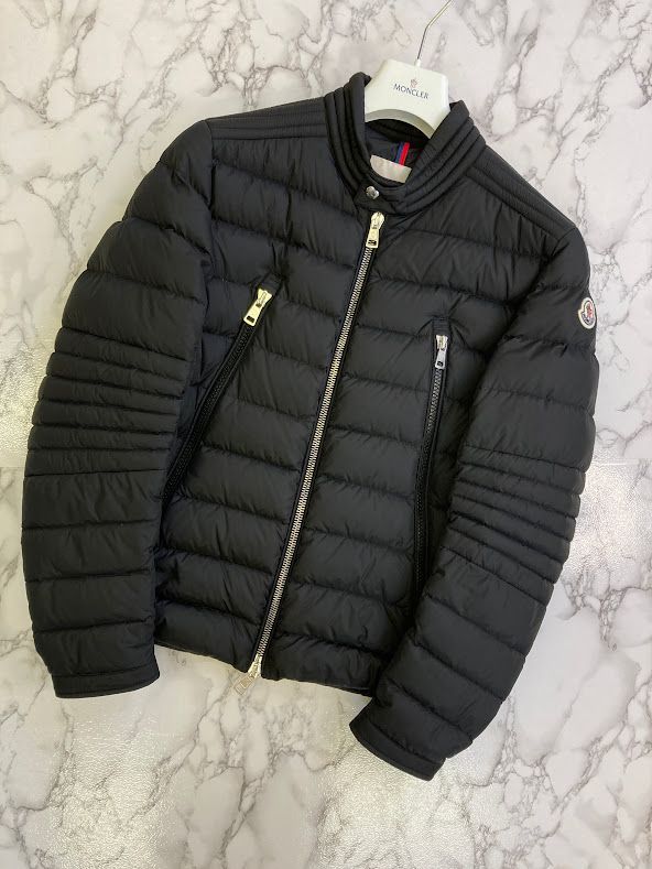 ryo様 専用ページ 極美品 MONCLER モンクレール 国内正規品 AMIOT