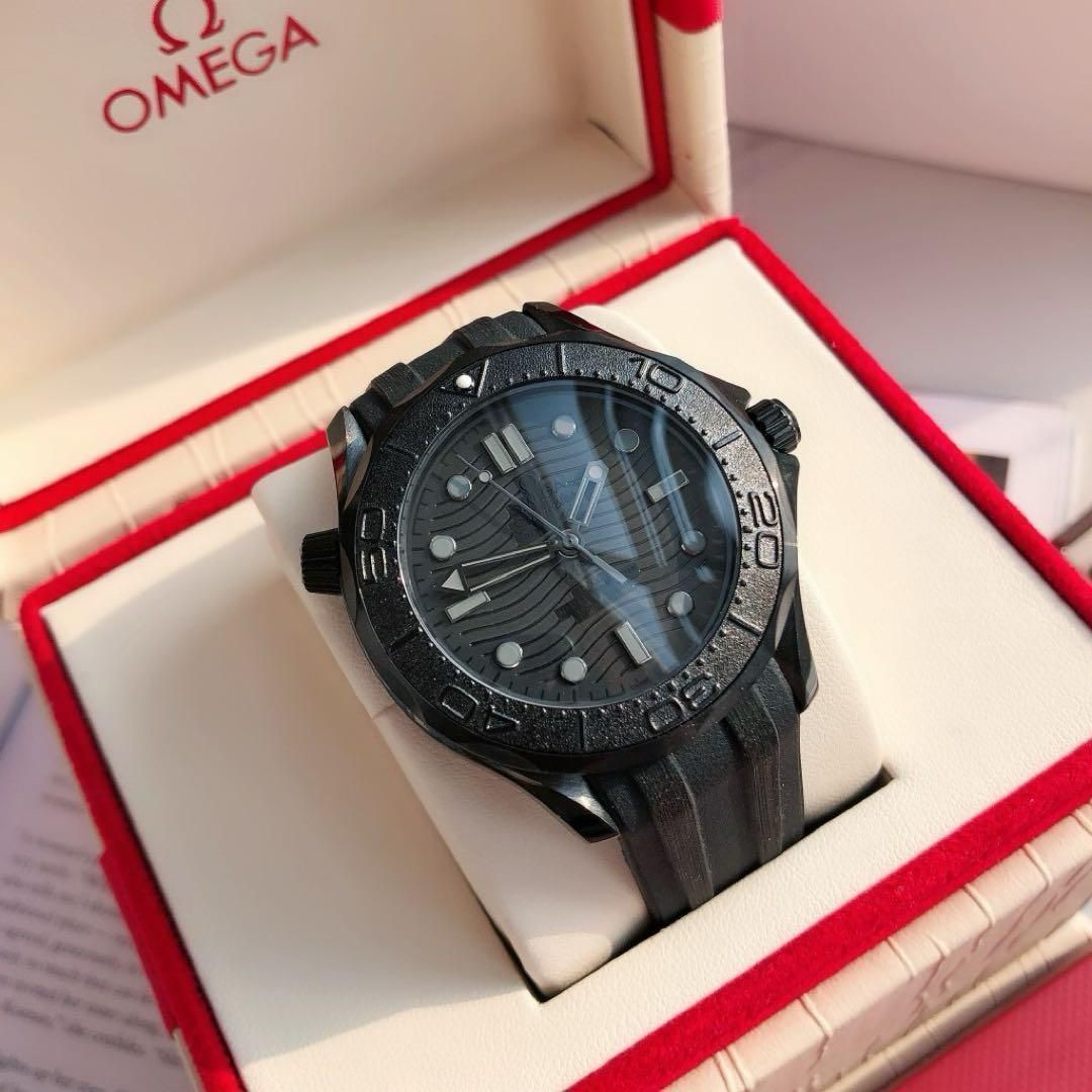 シ⁠ーマスタ⁠ー 　黒波コーアクシャル シーマスター ダイバー300M コーアクシャル マスター クロノ