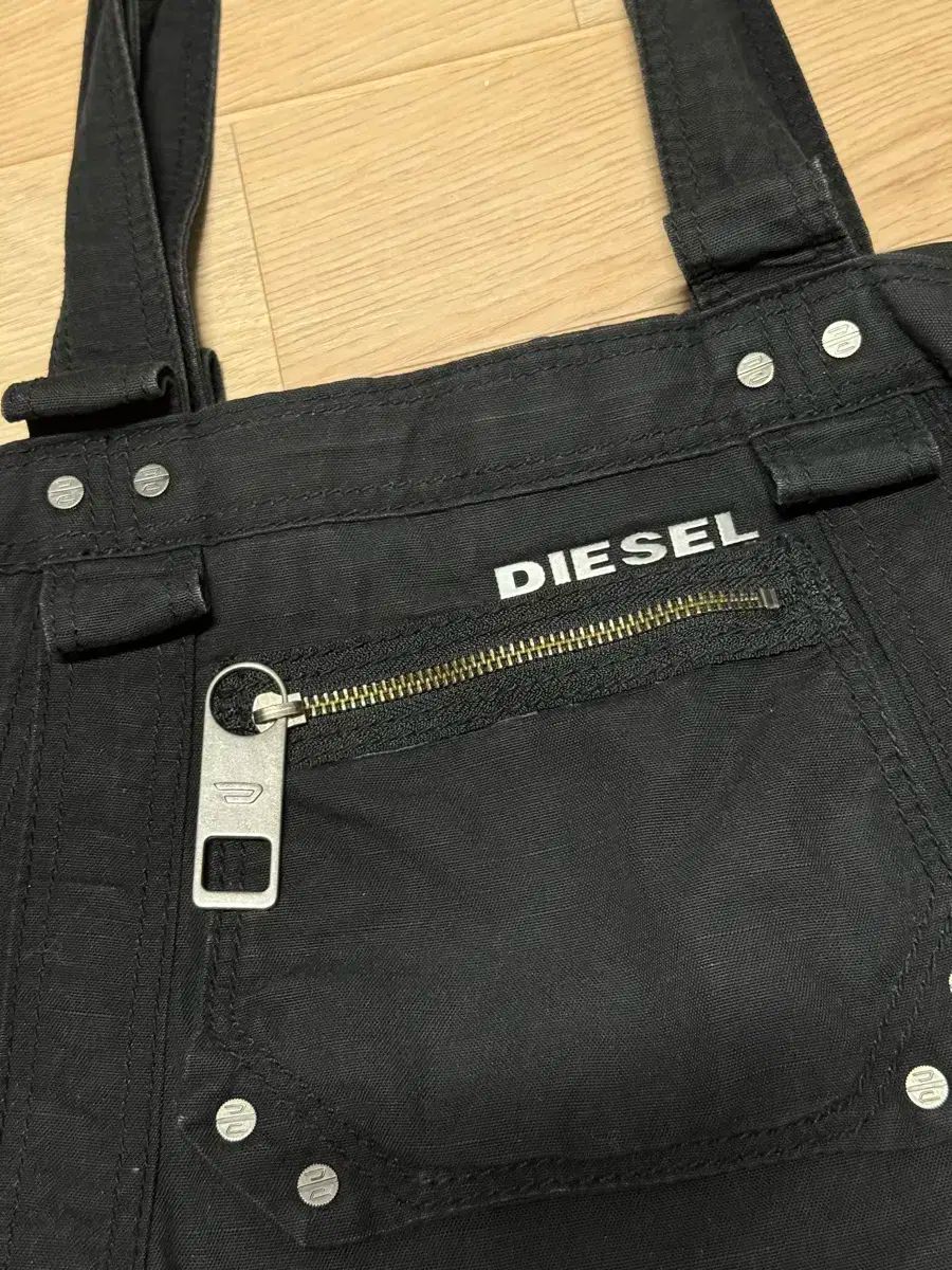 DIESEL ディーゼル