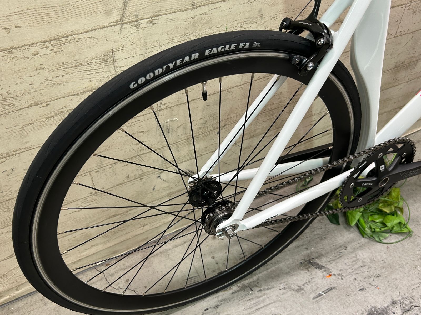 確かな品質。 テルスポ イチ推し!! 上品!! READER BIKES 725TR 2025 size M 170-180cm 8.5kg リーダー 725 完成車 オリジナル カスタム 700c シングルバイク ピストバイク トラック ダブルコグ