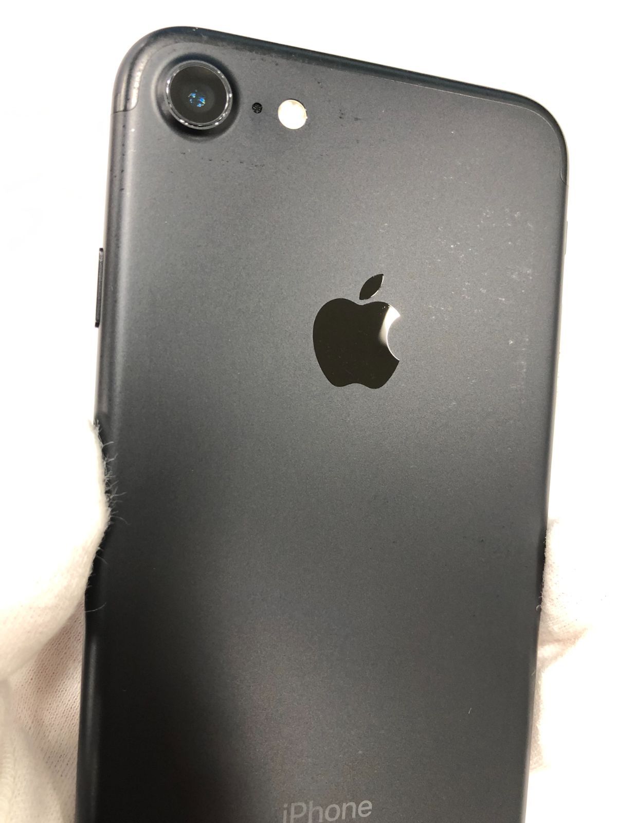 YK800☆ iPhone 7 SIMフリー 128GB バッテリー83%-