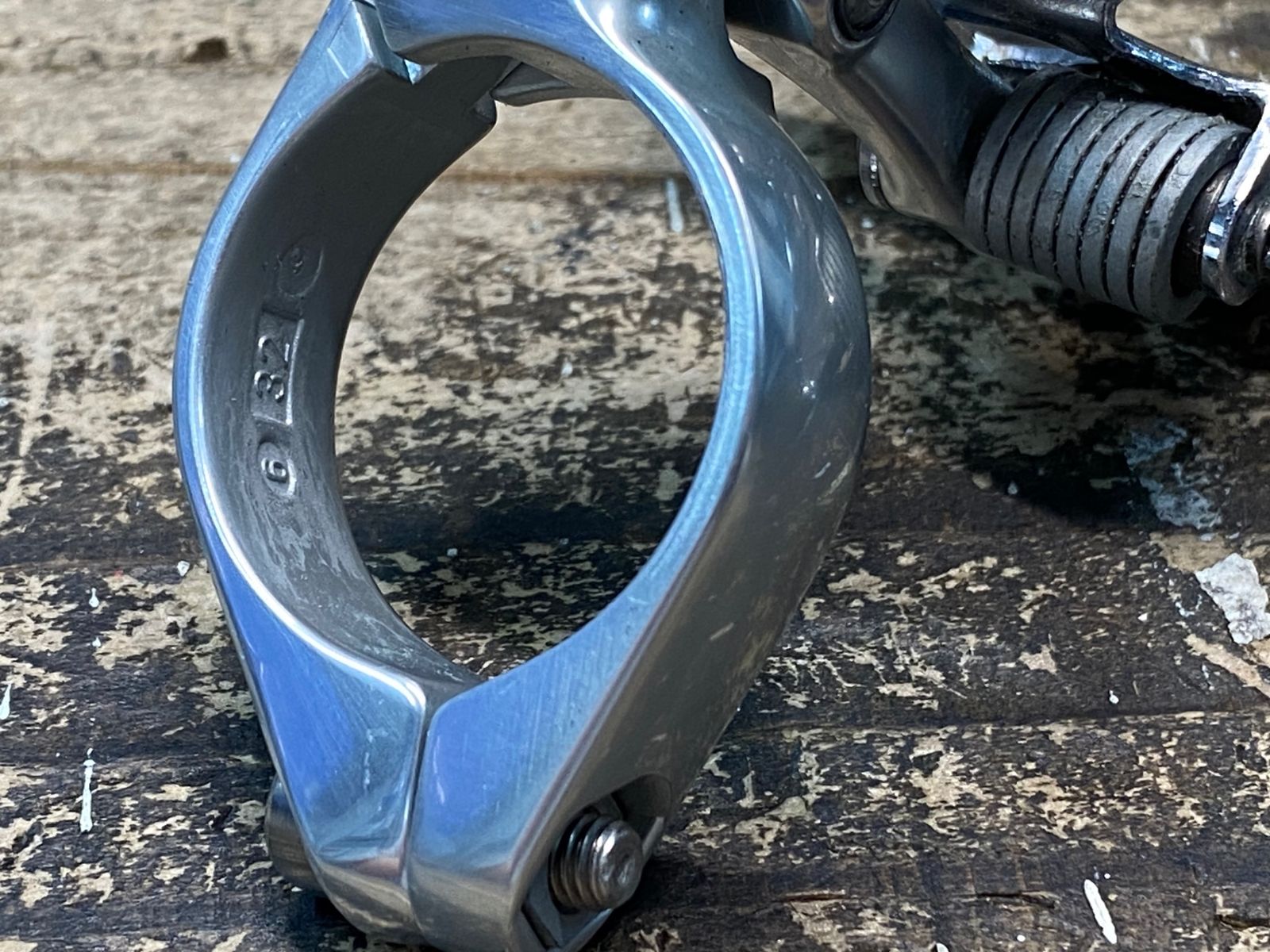 カンパニョーロ　レコード カーボンファイバー フロントディレイラー 75g Campagnolo ( カンパニョーロ ) フロントディレイラー SUPER