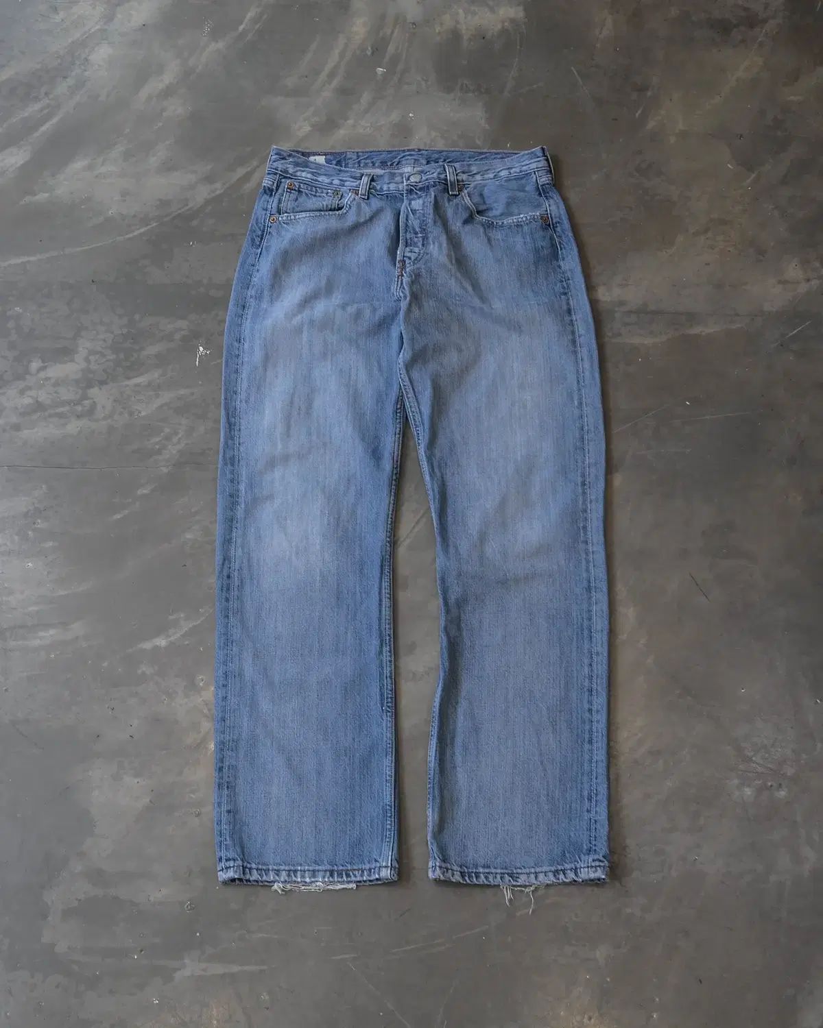 【雷市場（ポンジャン）商品韓国直送】 ヴィンテージ ヨーロッパ版 LEVI'S(リーバイス) 501 30 サイズ ＃ 4