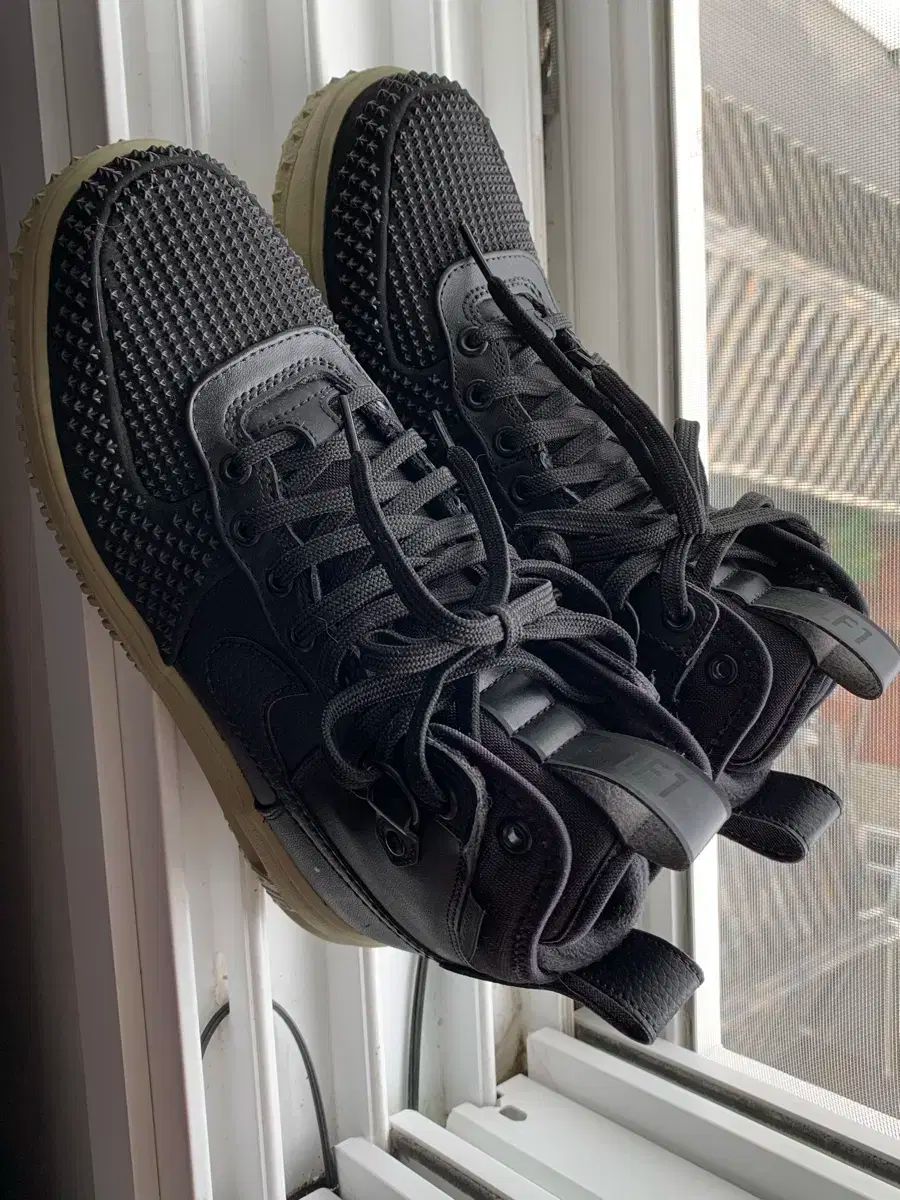 NIKE ナイキ ルナ フォース 1 ダックブーツ 255
