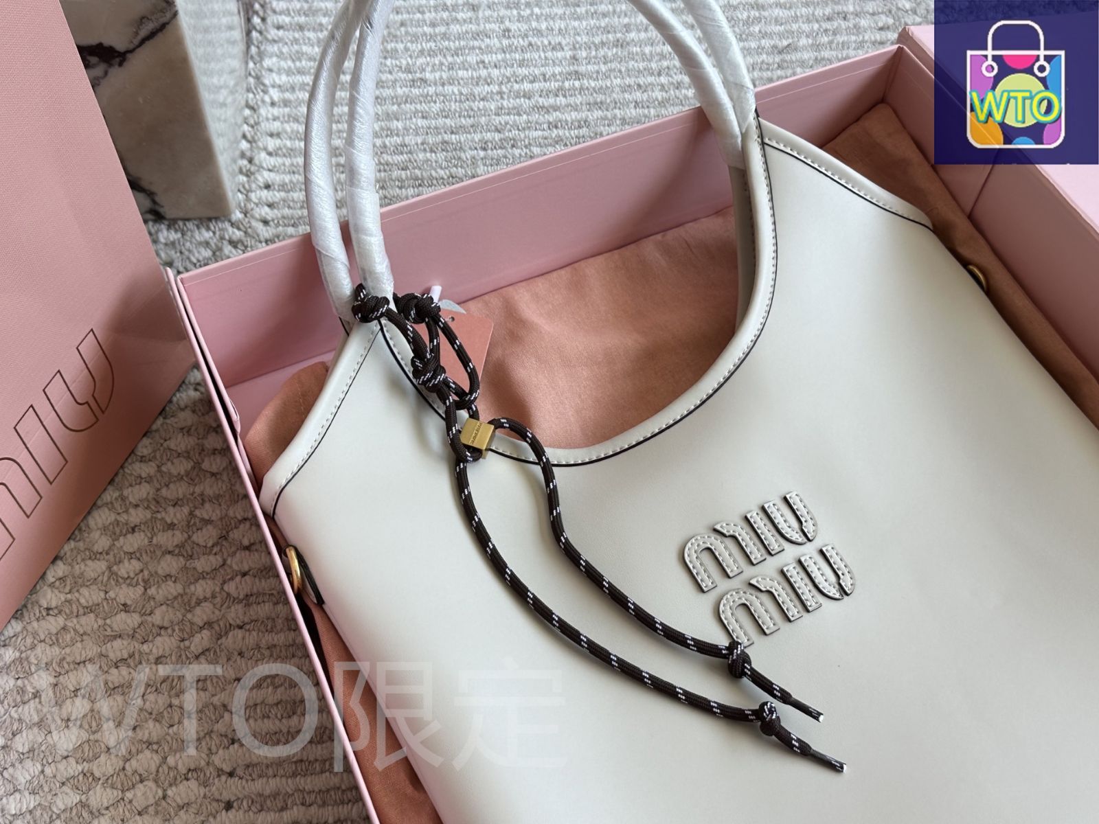 【関税・送料込】Miu Miu Palmetto トートバッグ ベージュ 新作 Miu Miu Women's' Palmetto Tote Bag in Beige | LN-CC®