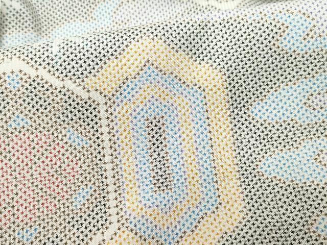 平和屋着物○本場大島紬 白大島 7マルキ 吉祥亀甲文 反端付き 正絹