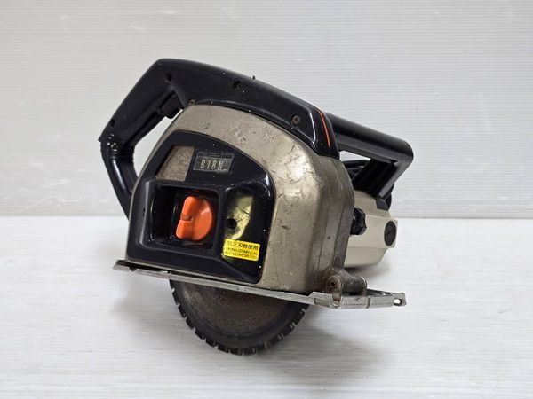 品 新ダイワ shindaiwa 防塵カッター B18N 最大切込深度60mm 回転数4300rpm 100V 1300W ○YR-19449○