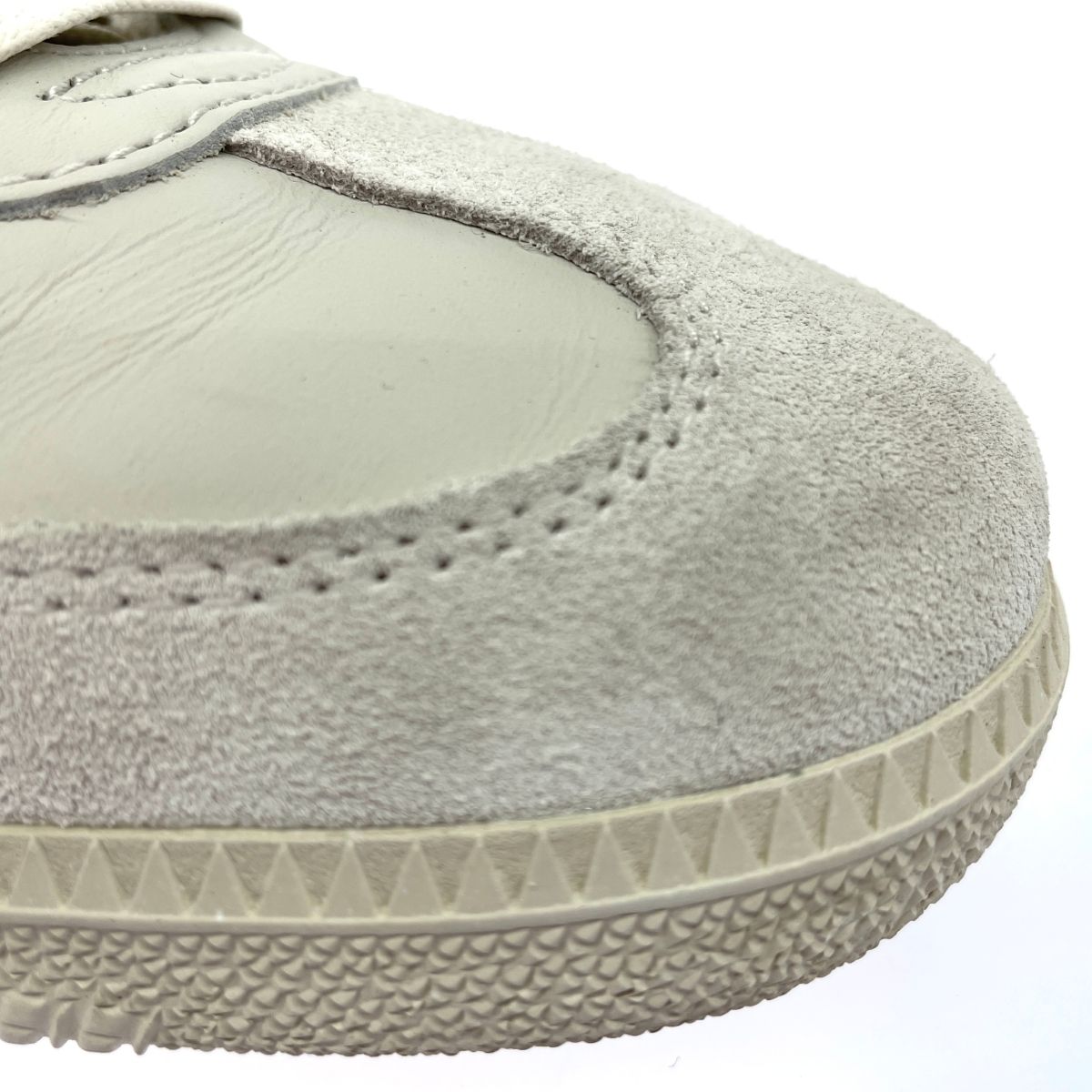adidas アディダス ヒューマランスサンバ/ファレルウィリアムス 表記