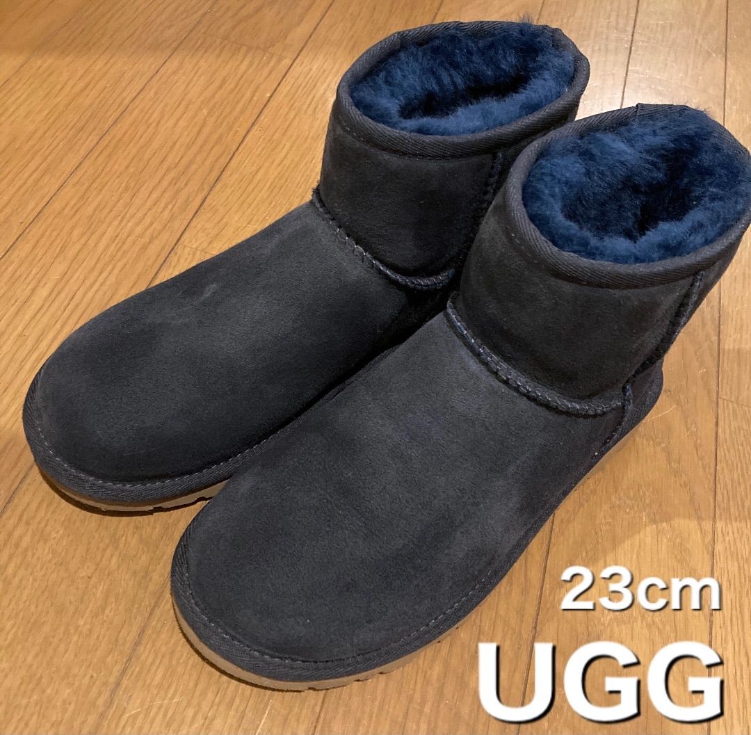 UGG アグ クラッシックミニ ムートンブーツ 23cm - 銀次 - メルカリ