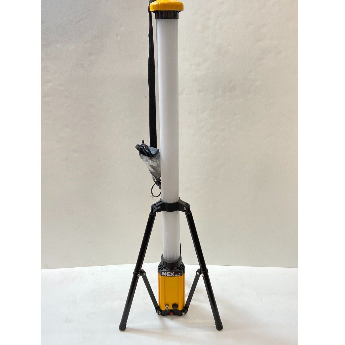 ΦΦネクセル 円柱型LED充電式投光器 36W NEX-L36W イエロー - メルカリ 