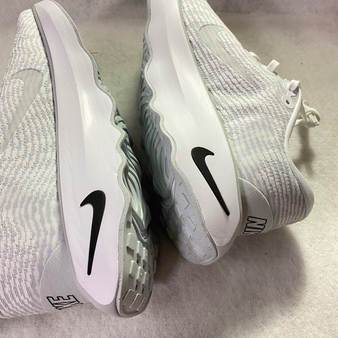 NIKE Motiva ナイキ モティバ WHITE/WHITE-BLACK DV1237-102