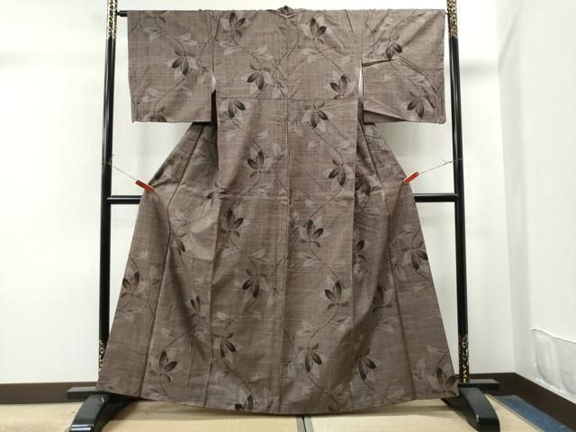 平和屋着物●本場大島紬　7マルキ　泥染め　枝花文　平清光作　証紙付き　正絹　逸品　CAAU1627yc 平和屋着物○本場大島紬 7マルキ 泥染め 枝花文 平清光作 証紙付き