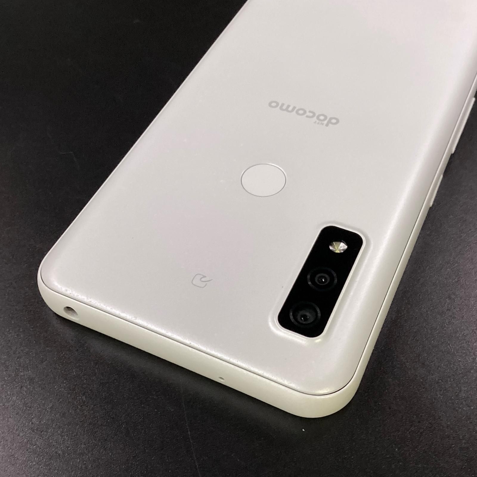 富士通 arrows We 64GB ホワイト docomo F-51B 動作確認済