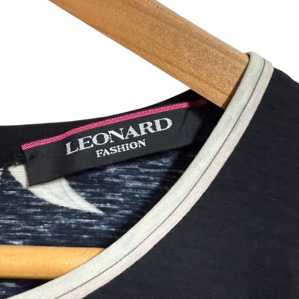 美品 LEONARD FASHION レオナールファッション フラワープリント ブラウス カットソー サイズ42 ブラック レディース 古着 中古 美品 LEONARD FASHION レオナールファッション フラワープリント