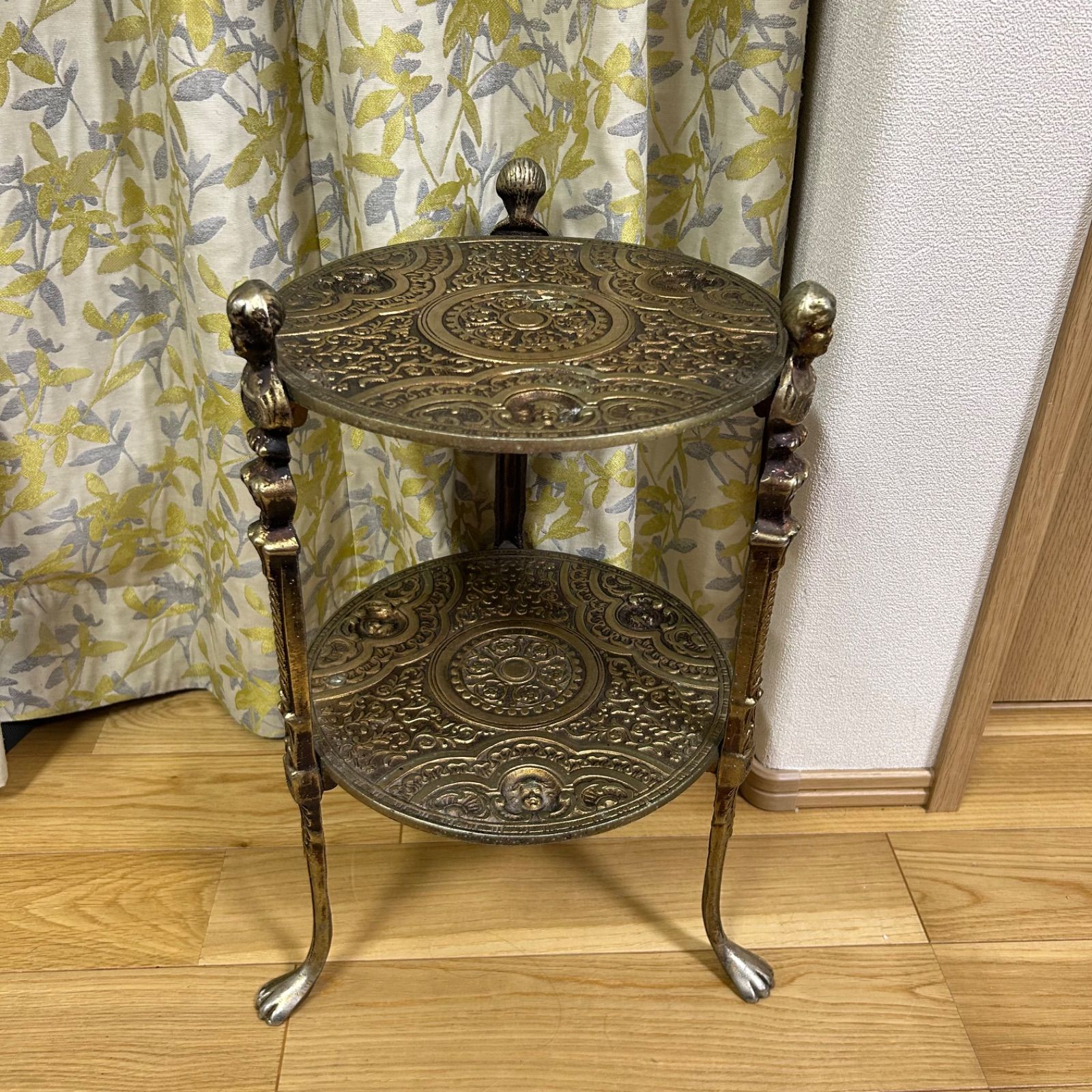 日本製 真鍮 花台 フラワースタンド 猫脚 飾り棚 ゴールド アンティークラック