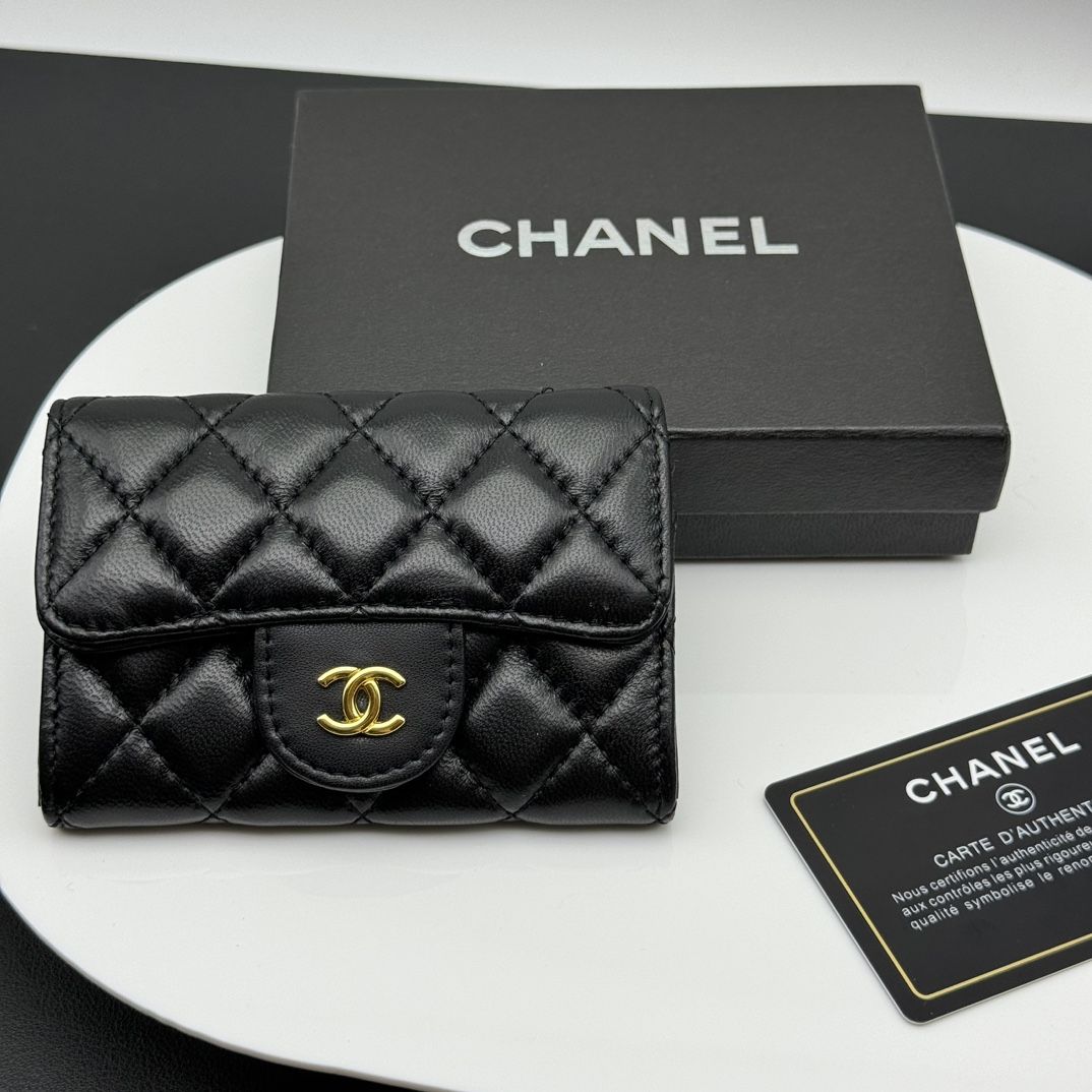 CHANEL シャネルラムスキンマトラッセWホック三つ折りミニ財布